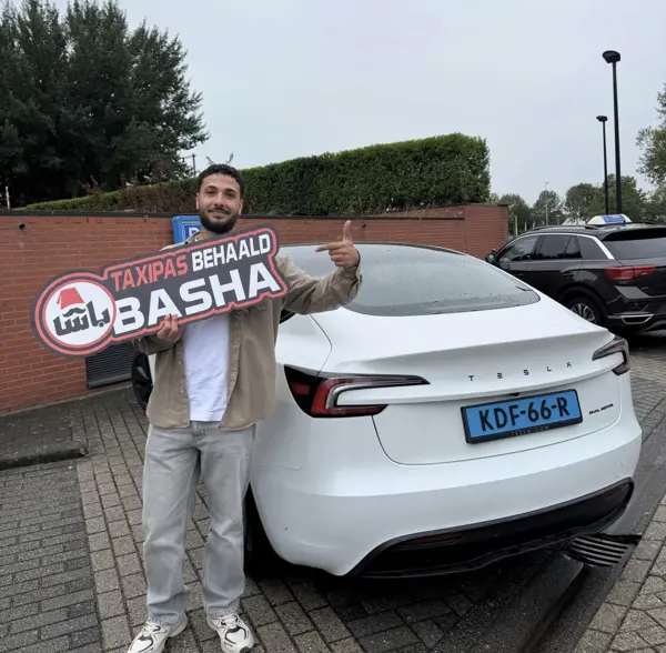 Leerling geslaagd voor Taxipas